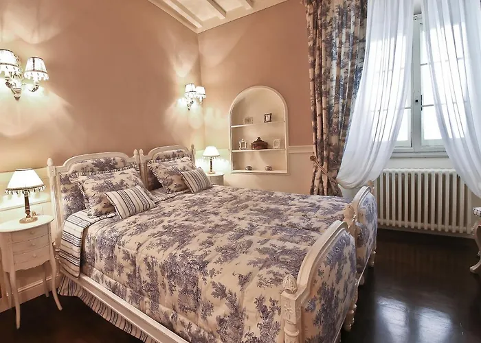 Ponte Vecchio Luxury - Daily Refresh Available